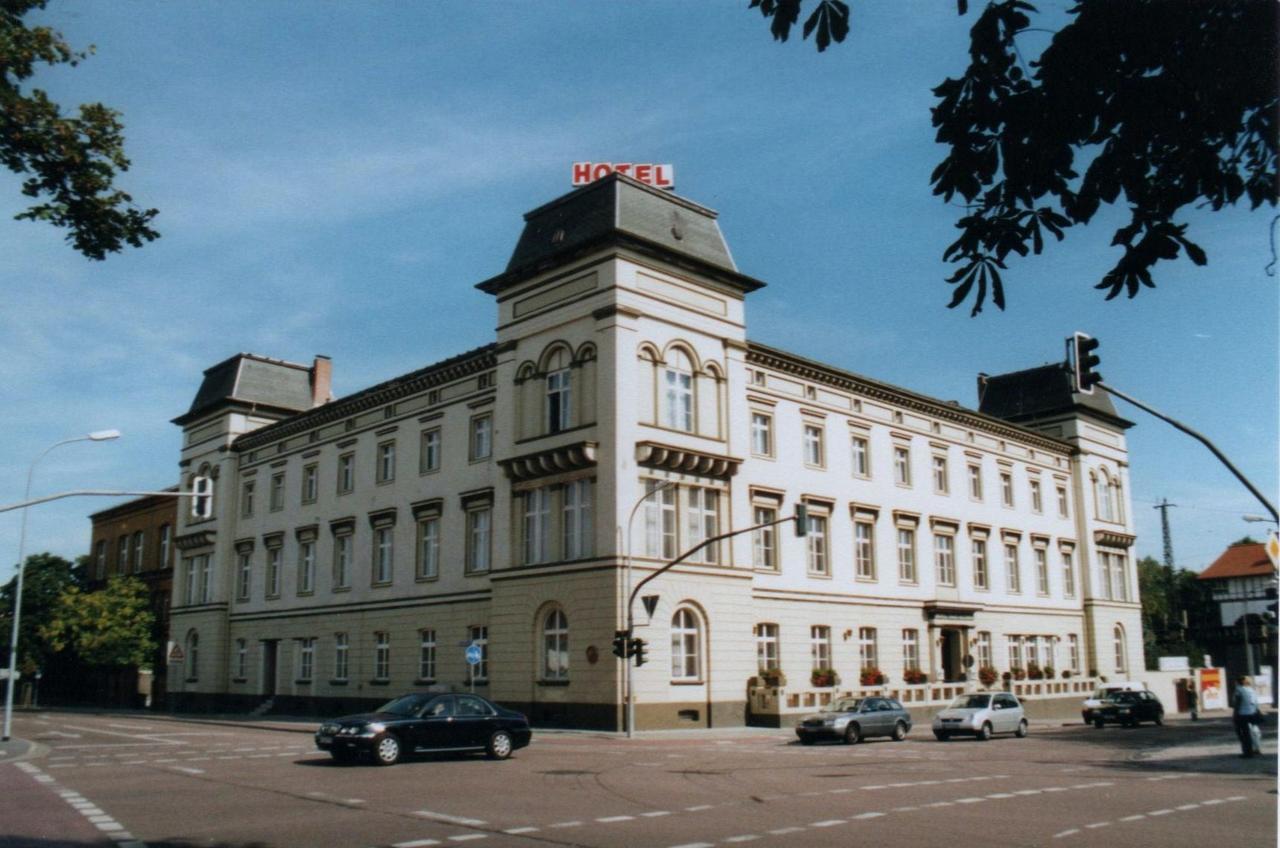 Hotel "Stadt Koethen" Koethen  Extérieur photo