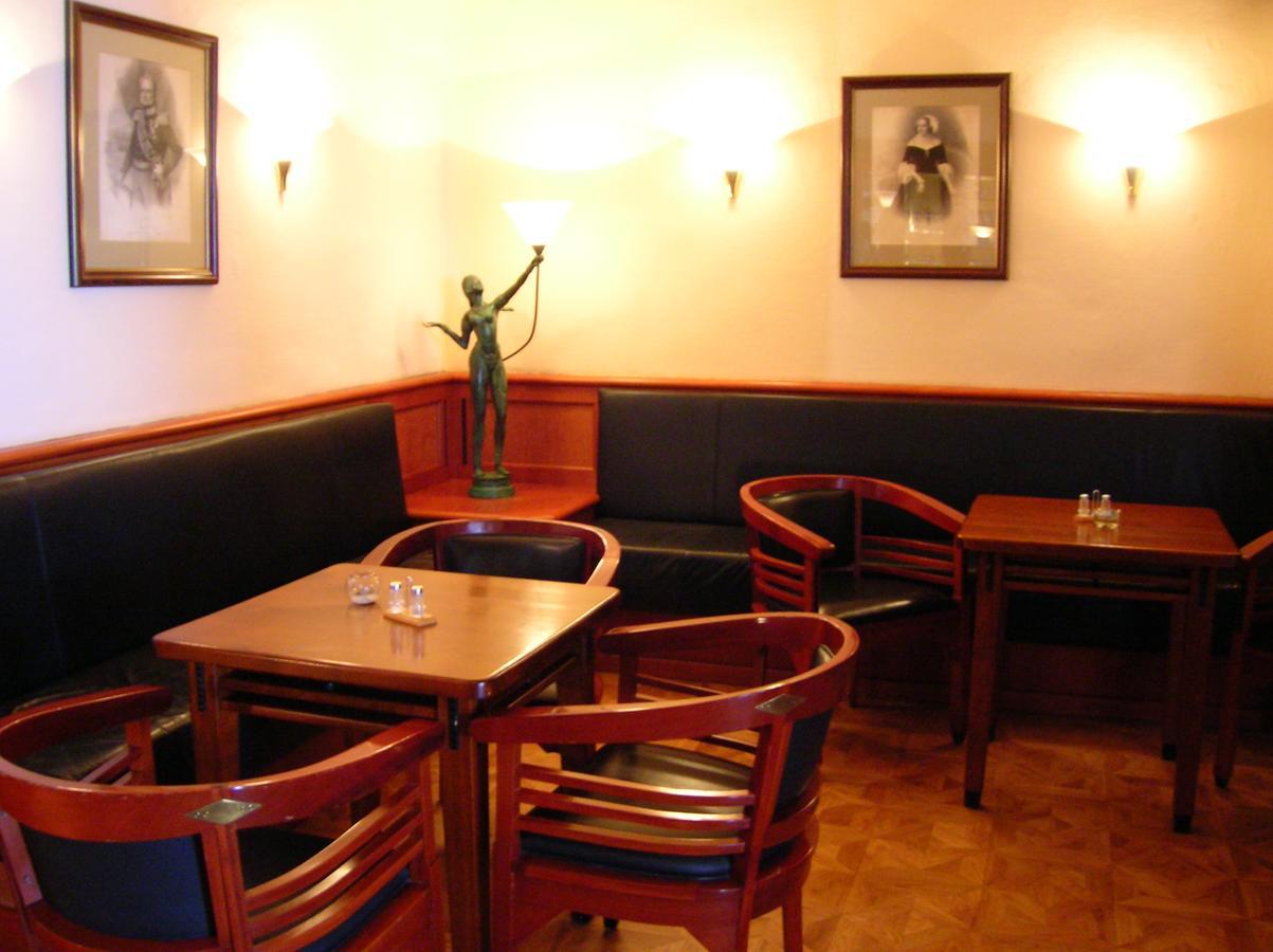 Hotel "Stadt Koethen" Koethen  Extérieur photo