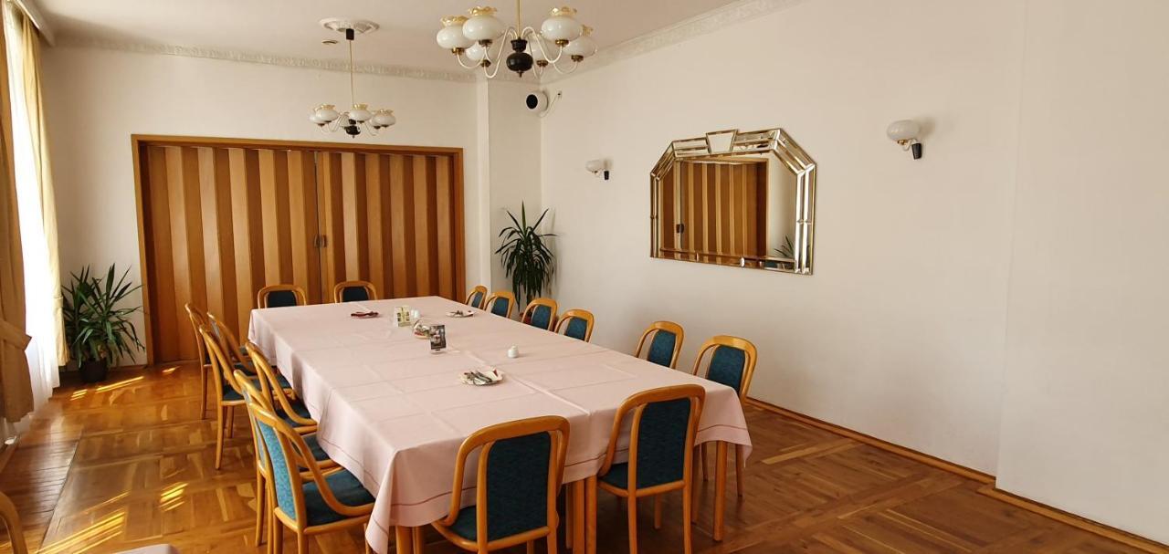 Hotel "Stadt Koethen" Koethen  Extérieur photo